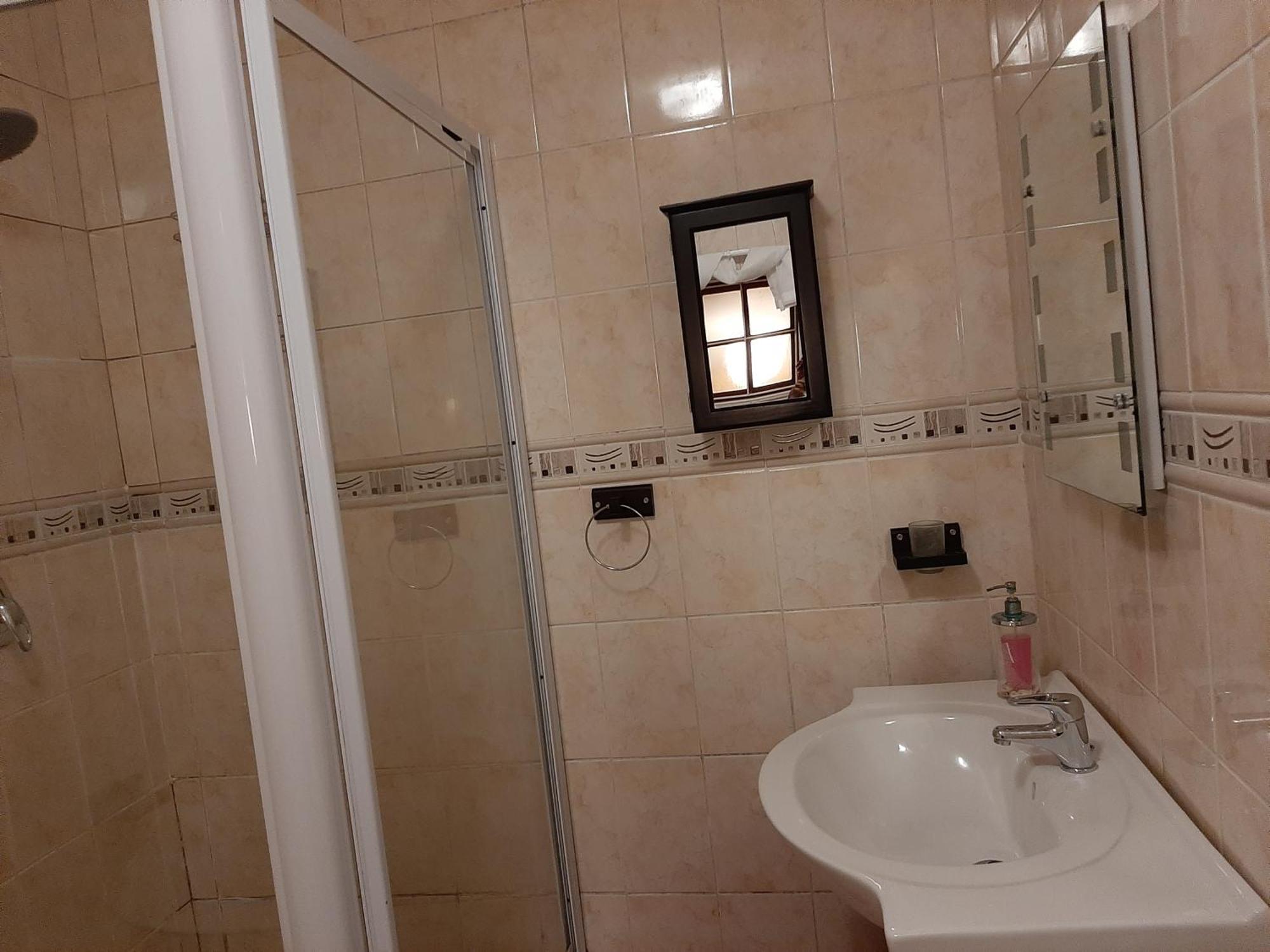 Sleepwell Bed & Breakfast East London Ngoại thất bức ảnh
